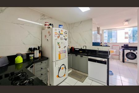 Apartamento à venda com 80m², 3 quartos e 1 vaga Apartamento à venda com 80m², 3 quartos e 1 vagaCozinha e Área de Serviço