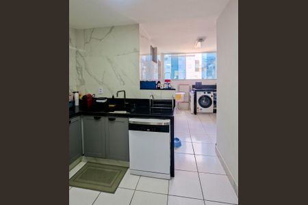 Apartamento à venda com 80m², 3 quartos e 1 vaga Apartamento à venda com 80m², 3 quartos e 1 vagaCozinha e Área de Serviço