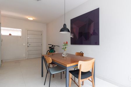 Casa à venda com 110m², 2 quartos e 1 vaga Casa à venda com 110m², 2 quartos e 1 vagaSala de Jantar