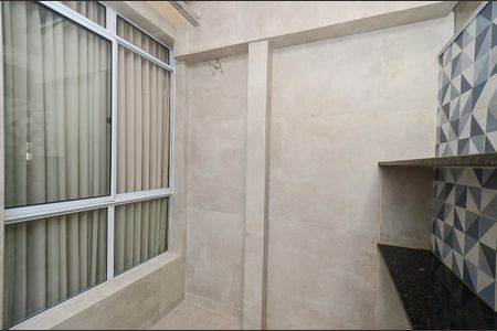 Apartamento à venda com 60m², 2 quartos e 1 vaga Apartamento à venda com 60m², 2 quartos e 1 vagaÁrea de Serviço