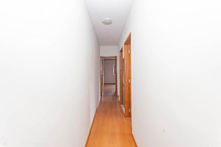 Casa à venda com 174m², 3 quartos e 2 vagasCorredor