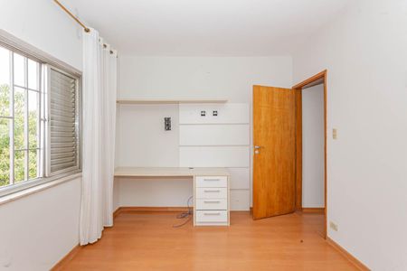 Casa à venda com 174m², 3 quartos e 2 vagasQuarto 2