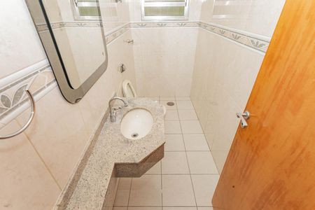 Casa à venda com 174m², 3 quartos e 2 vagasLavabo