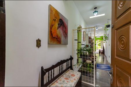 Casa à venda com 100m², 2 quartos e 3 vagas Casa à venda com 100m², 2 quartos e 3 vagasEntrada