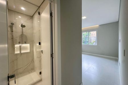 Suíte de apartamento à venda com 3 quartos, 130m² em Laranjeiras, Rio de Janeiro