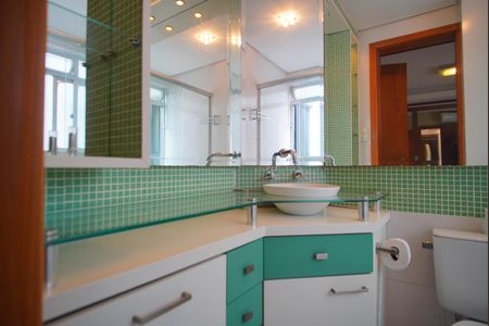 Apartamento para alugar com 72m², 2 quartos e 2 vagasBanheiro da Suíte