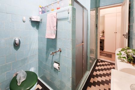 Apartamento à venda com 175m², 3 quartos e sem vaga Apartamento à venda com 175m², 3 quartos e sem vagaBanheiro 1