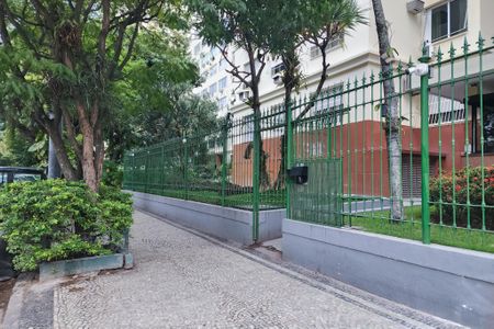 Apartamento à venda com 175m², 3 quartos e sem vaga Apartamento à venda com 175m², 3 quartos e sem vagaFachada