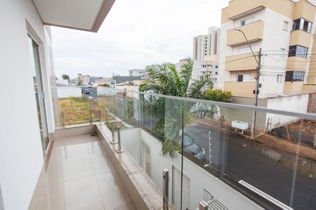 Casa para alugar com 112m², 3 quartos e 2 vagas Casa para alugar com 112m², 3 quartos e 2 vagasVaranda dos Quartos