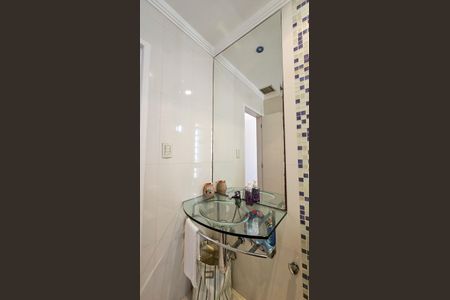 Casa à venda com 297m², 4 quartos e 2 vagasBanheiro 2