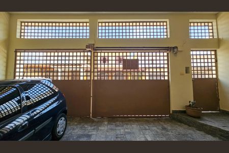 Casa à venda com 297m², 4 quartos e 2 vagasGaragem
