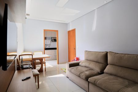 Sala de apartamento à venda com 2 quartos, 56m² em Fernão Dias, Belo Horizonte