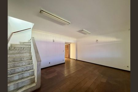 Sala de casa para alugar com 3 quartos, 200m² em Jardim Aeroporto, São Paulo