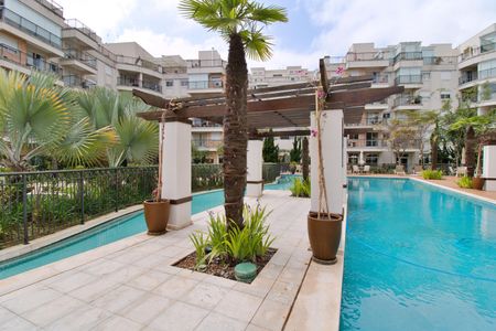 Apartamento à venda com 72m², 2 quartos e 2 vagasÁrea comum - Piscina