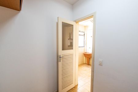 Apartamento à venda com 113m², 3 quartos e 2 vagas Apartamento à venda com 113m², 3 quartos e 2 vagasQuarto de Serviço