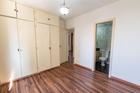Apartamento à venda com 113m², 3 quartos e 2 vagas Apartamento à venda com 113m², 3 quartos e 2 vagasSuíte