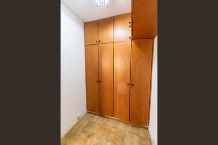 Apartamento à venda com 113m², 3 quartos e 2 vagas Apartamento à venda com 113m², 3 quartos e 2 vagasQuarto de Serviço