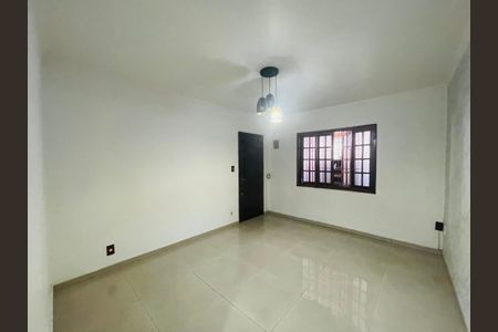 Sala de casa para alugar com 3 quartos, 150m² em Jardim Cocaia, Guarulhos
