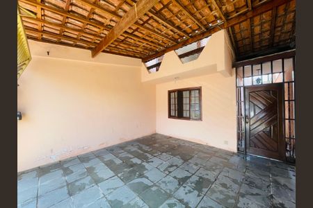 Casa à venda com 150m², 3 quartos e 2 vagasGaragem
