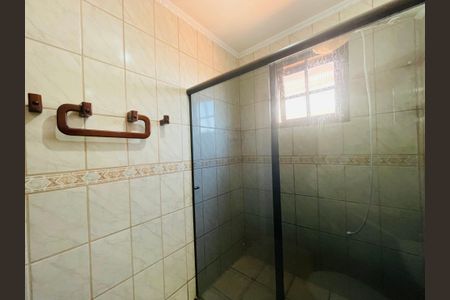 Casa à venda com 150m², 3 quartos e 2 vagasBanheiro 2