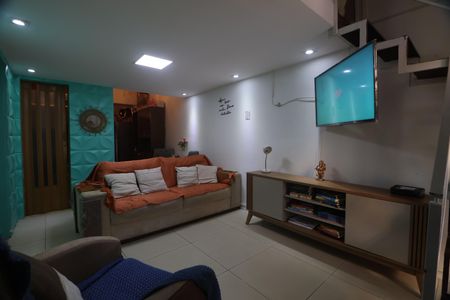 Sala de casa de condomínio à venda com 3 quartos, 80m² em Rio Branco, Canoas