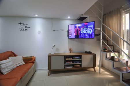 Sala de casa de condomínio à venda com 3 quartos, 80m² em Rio Branco, Canoas