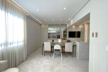Sala de apartamento à venda com 4 quartos, 98m² em Grajaú, Belo Horizonte
