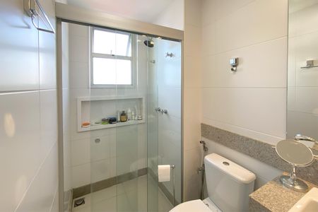 Apartamento à venda com 98m², 4 quartos e 3 vagasBanheiro da Suíte