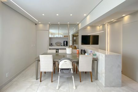 Apartamento à venda com 98m², 4 quartos e 3 vagasSala