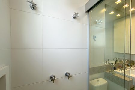 Apartamento à venda com 98m², 4 quartos e 3 vagasBanheiro da Suíte