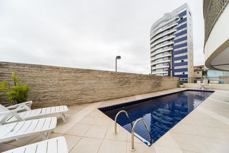 Apartamento à venda com 288m², 3 quartos e 3 vagas Apartamento à venda com 288m², 3 quartos e 3 vagasÁrea comum - Piscina