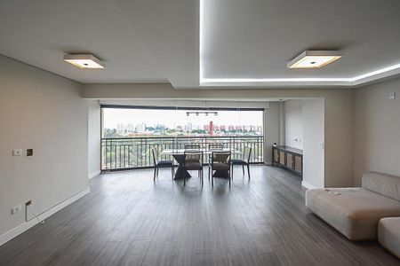 Apartamento à venda com 288m², 3 quartos e 3 vagas Apartamento à venda com 288m², 3 quartos e 3 vagasSala