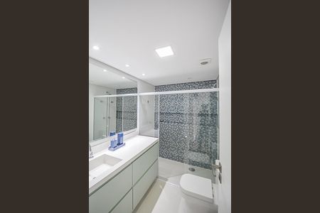 Apartamento à venda com 288m², 3 quartos e 3 vagas Apartamento à venda com 288m², 3 quartos e 3 vagasBanheiro da Suíte 2