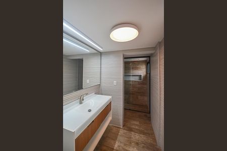 Apartamento à venda com 288m², 3 quartos e 3 vagas Apartamento à venda com 288m², 3 quartos e 3 vagasBanheiro da Suíte