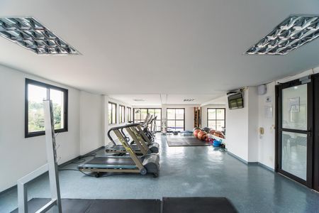 Apartamento à venda com 288m², 3 quartos e 3 vagas Apartamento à venda com 288m², 3 quartos e 3 vagasÁrea comum - Academia
