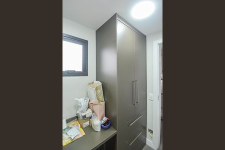 Apartamento à venda com 288m², 3 quartos e 3 vagas Apartamento à venda com 288m², 3 quartos e 3 vagasEscritório