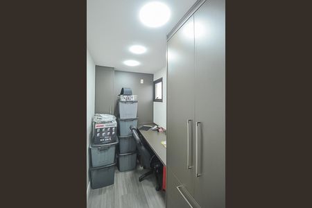 Apartamento à venda com 288m², 3 quartos e 3 vagas Apartamento à venda com 288m², 3 quartos e 3 vagasEscritório