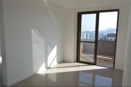Sala de apartamento à venda com 2 quartos, 54m² em Pechincha, Rio de Janeiro