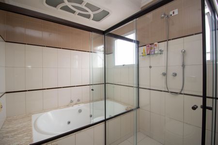 Casa à venda com 200m², 3 quartos e 4 vagas Casa à venda com 200m², 3 quartos e 4 vagasBanheiro da Suíte