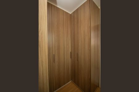 Casa à venda com 200m², 3 quartos e 4 vagas Casa à venda com 200m², 3 quartos e 4 vagasCloset da suíte