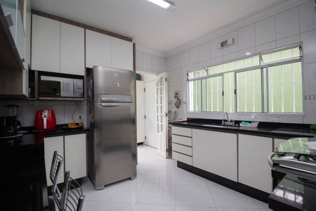 Casa à venda com 200m², 3 quartos e 4 vagas Casa à venda com 200m², 3 quartos e 4 vagasCozinha