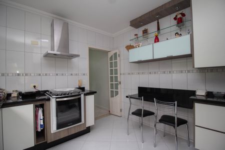 Casa à venda com 200m², 3 quartos e 4 vagas Casa à venda com 200m², 3 quartos e 4 vagasCozinha