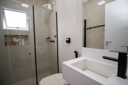 Casa à venda com 200m², 3 quartos e 4 vagas Casa à venda com 200m², 3 quartos e 4 vagasBanheiro