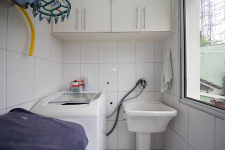 Casa à venda com 200m², 3 quartos e 4 vagas Casa à venda com 200m², 3 quartos e 4 vagasÁrea de Serviço