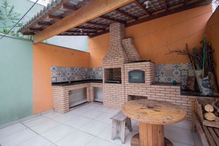 Casa à venda com 200m², 3 quartos e 4 vagas Casa à venda com 200m², 3 quartos e 4 vagasChurrasqueira