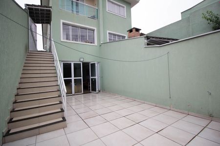 Casa à venda com 200m², 3 quartos e 4 vagas Casa à venda com 200m², 3 quartos e 4 vagasQuintal