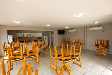 Apartamento à venda com 48m², 2 quartos e 1 vaga Apartamento à venda com 48m², 2 quartos e 1 vagaÁrea comum - Salão de festas