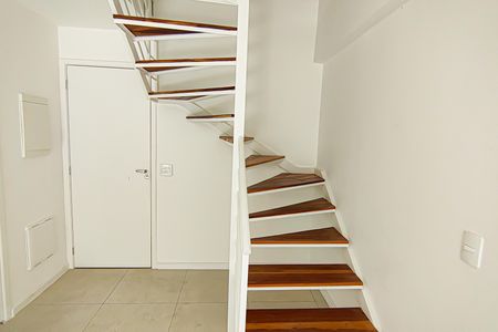 Apartamento à venda com 52m², 1 quarto e 1 vagaEscada