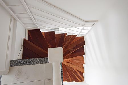 Apartamento à venda com 52m², 1 quarto e 1 vagaEscada