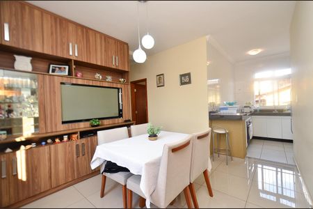 Apartamento à venda com 63m², 3 quartos e 2 vagas Apartamento à venda com 63m², 3 quartos e 2 vagasSala
